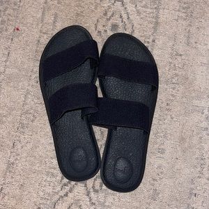 sanuk sandals